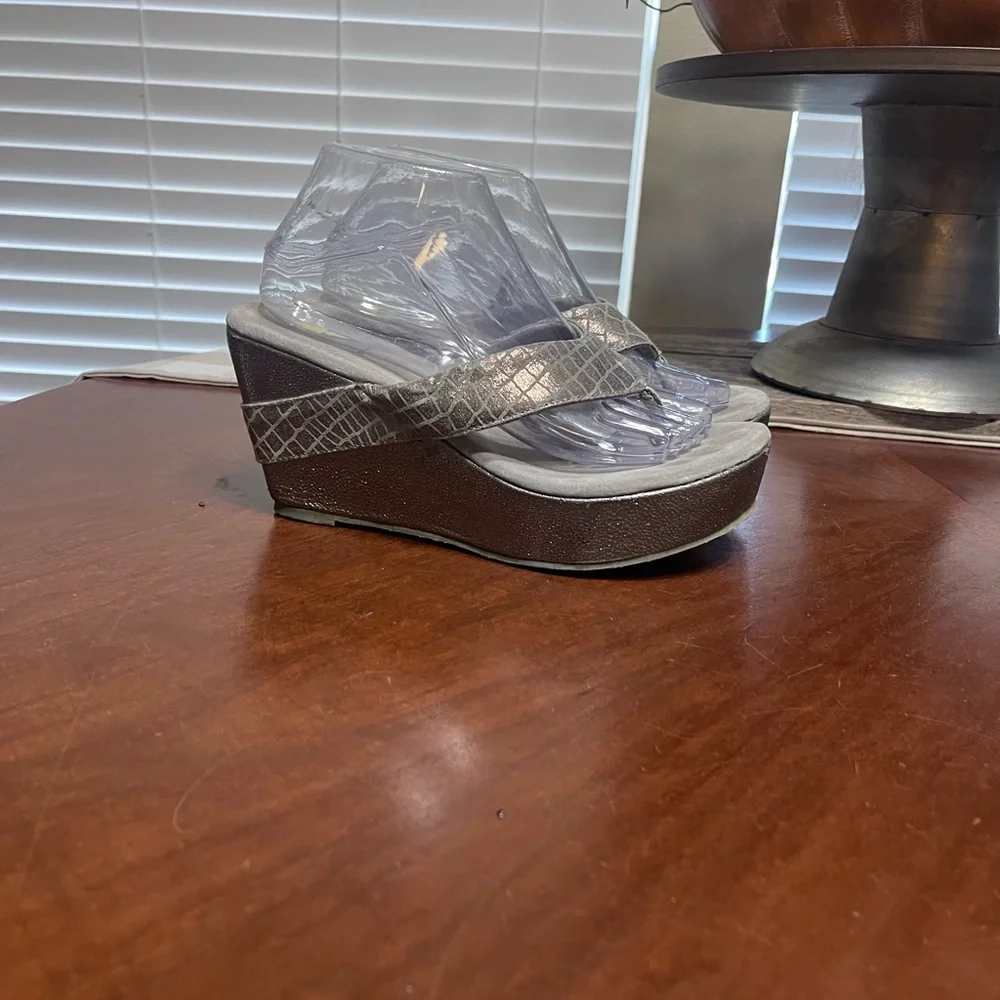 Volatile Sandals flip flops platform - Picture 4 of 11